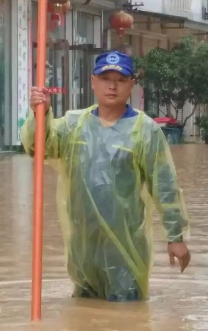 柯仲彪：戎装虽卸志未改  老兵风采映歙州