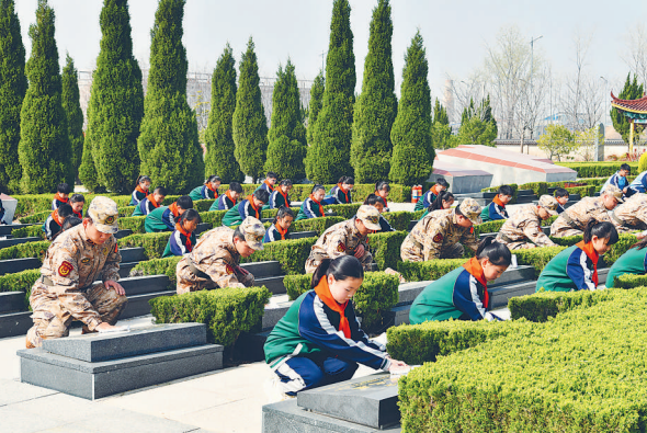 砀山县：清明祭英烈  传承红色魂