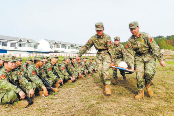 泗县人武部组织民兵应急分队训练