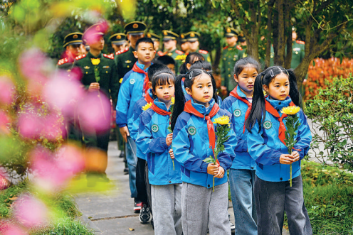 清明祭英烈 薪火永相传