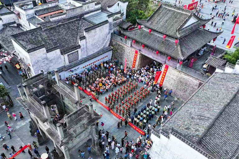 徽州古城送新兵
