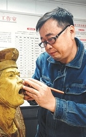 大树对根的情意