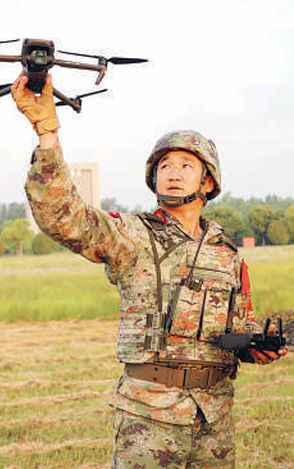 一名民兵教练员的“士兵突击”